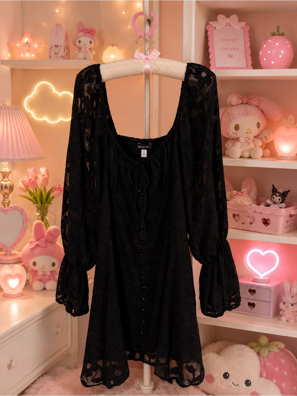 Super cute black babydoll mini dress from Urban Outfitters 🖤 - Picture 2 of 13